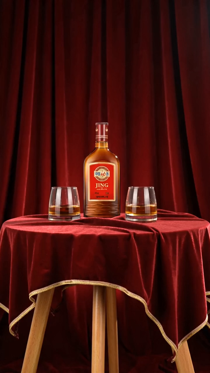 Old friends, red table, Jingjiu.